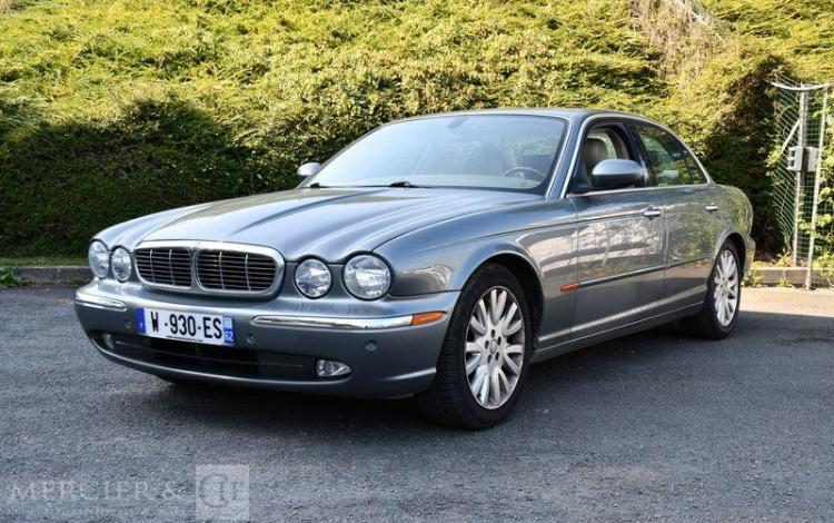 JAGUAR XJ 8 GRIS JAG022