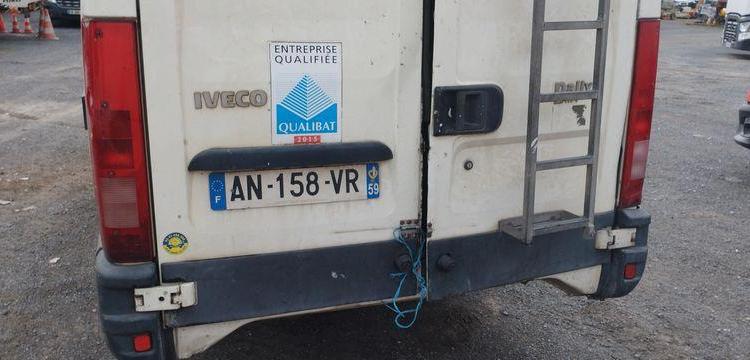 IVECO DAILY FOURGON RALLONGE AVEC GALERIE – DIESEL – 123378 KMS BLANC AN-158-VR