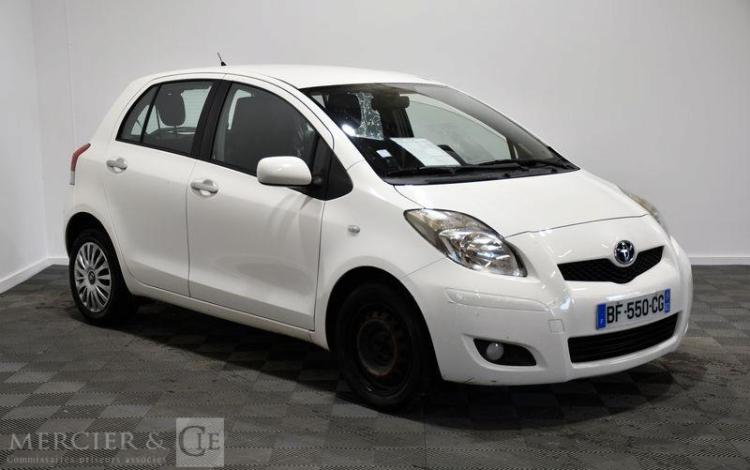 TOYOTA YARIS D4D CONFORT BLANC BF-550-CG