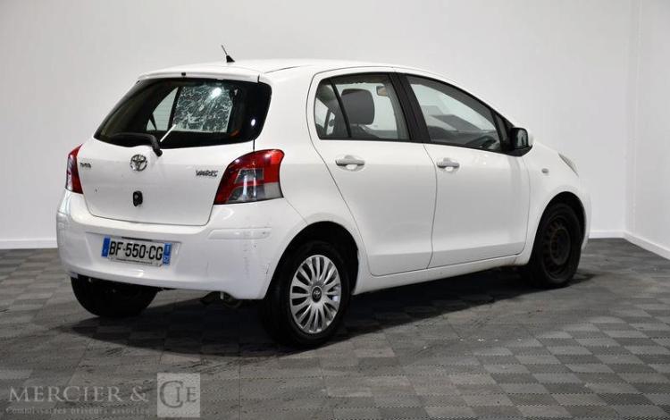 TOYOTA YARIS D4D CONFORT BLANC BF-550-CG