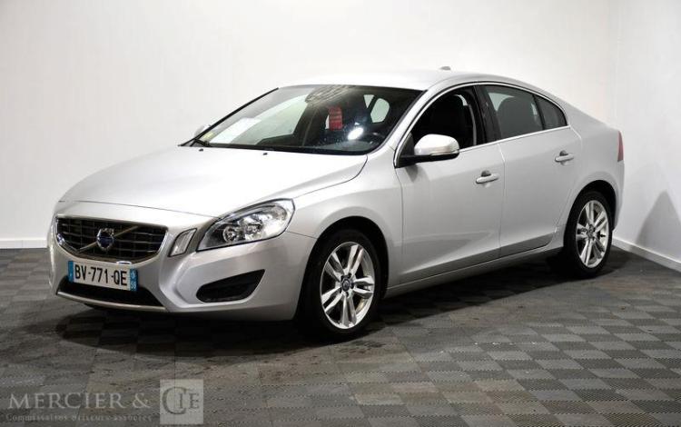 VOLVO S60 1,6 D2 115CH MOMENTUM BUSINESS S&S GRIS BV-771-QE