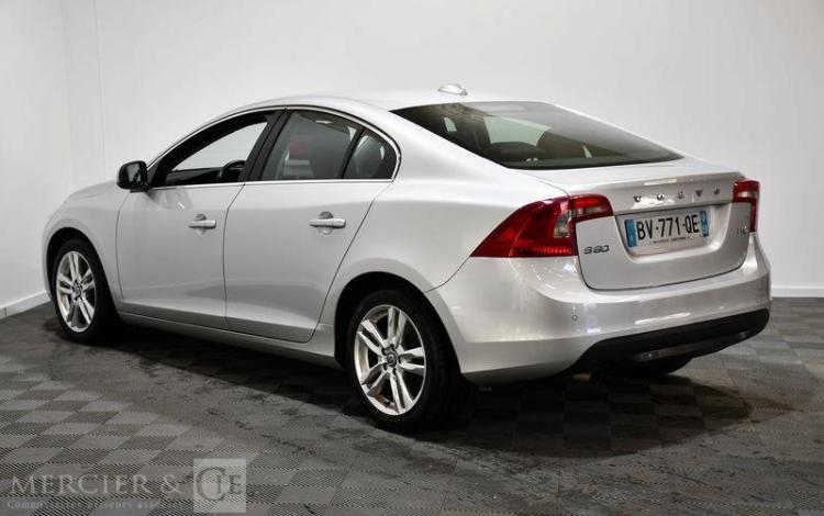 VOLVO S60 1,6 D2 115CH MOMENTUM BUSINESS S&S GRIS BV-771-QE