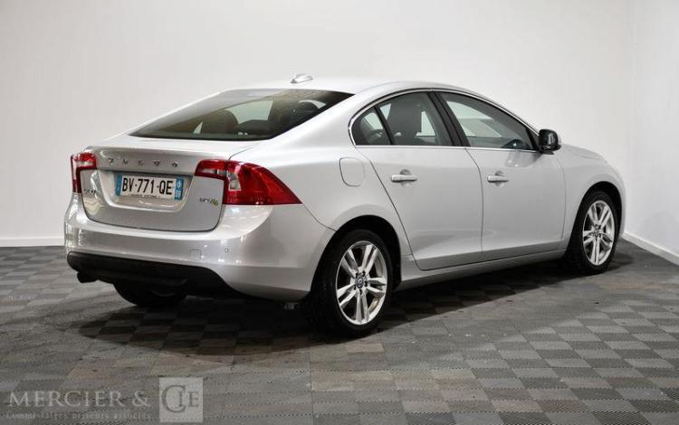 VOLVO S60 1,6 D2 115CH MOMENTUM BUSINESS S&S GRIS BV-771-QE