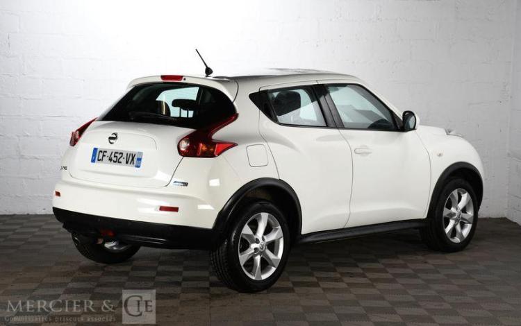 NISSAN JUKE BLANC CF-452-VX