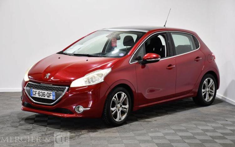 PEUGEOT 208 ROUGE CF-636-QF