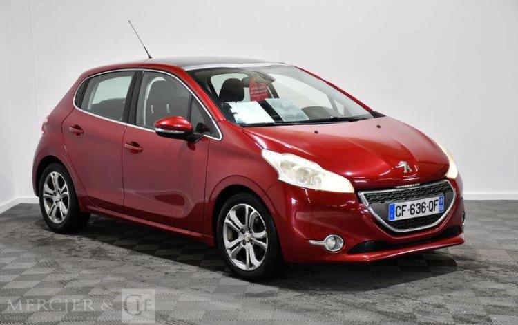 PEUGEOT 208 ROUGE CF-636-QF