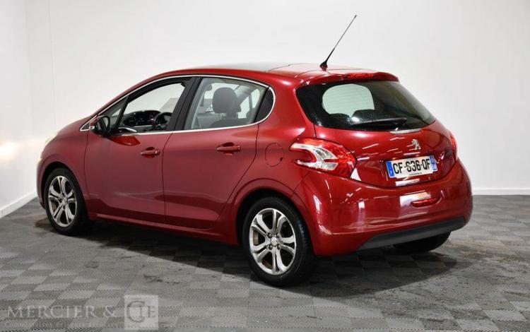 PEUGEOT 208 ROUGE CF-636-QF