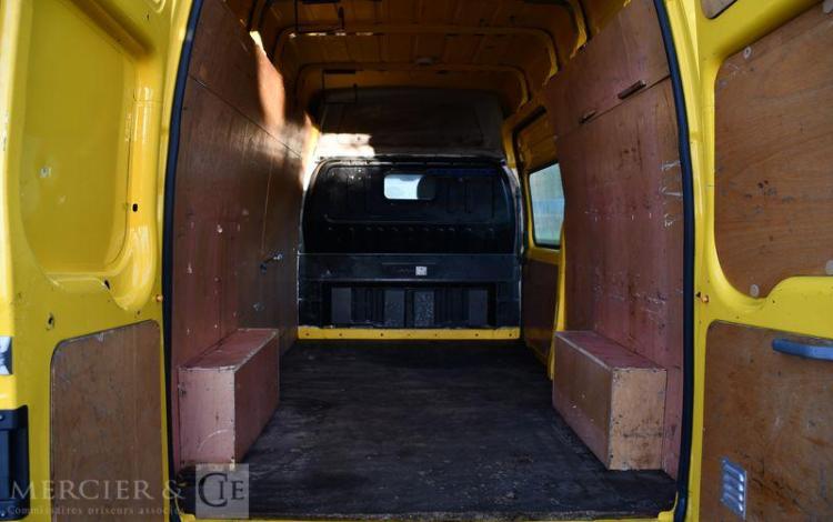 FORD TRANSIT JAUNE CV-035-WL