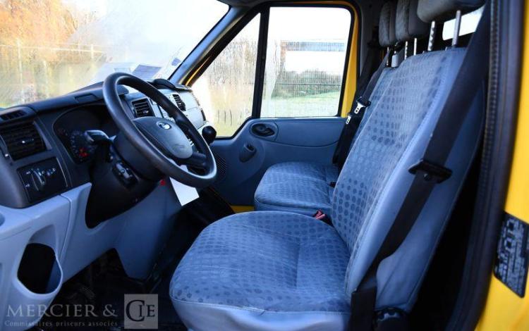 FORD TRANSIT JAUNE CV-035-WL