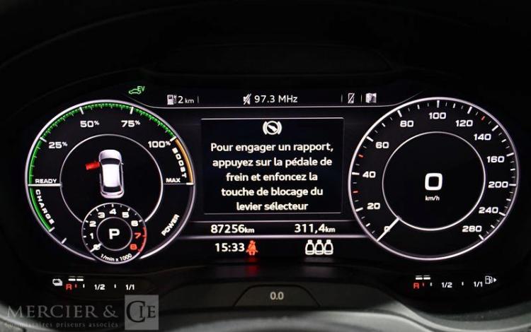 AUDI A3 SPORTBACK E-TRON GRIS EQ-228-NQ