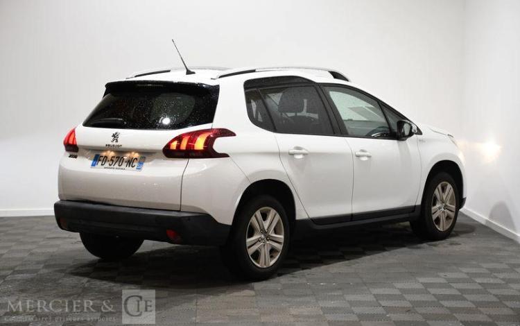 PEUGEOT 2008 1,2 PURE TECH 2CH STYLE BLANC FD-570-NC