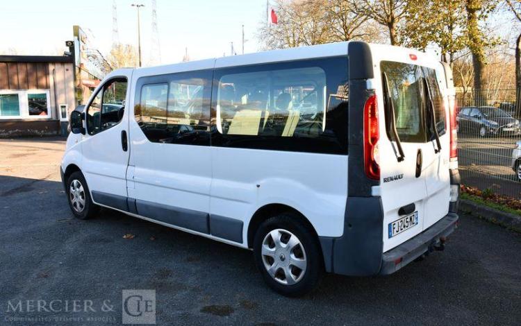 RENAULT Trafic BLANC FJ-245-MZ