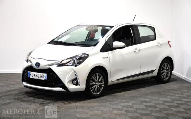 TOYOTA YARIS HYBRIDE 100H DYNAMIC 5P BLANC FJ-462-NK