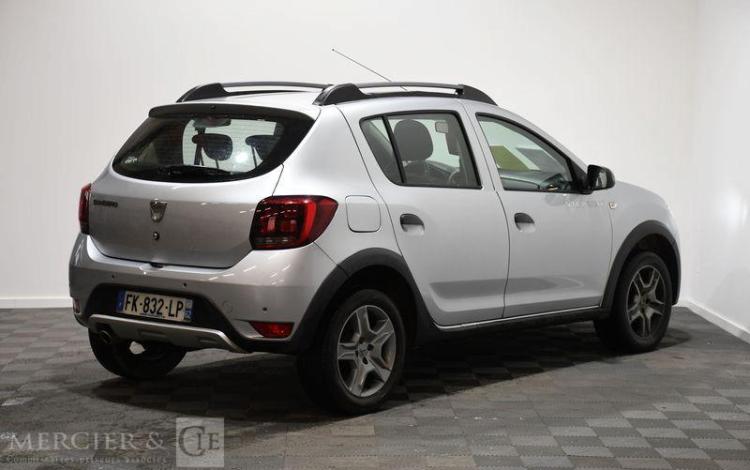 DACIA SANDERO STEPWAY BLUE DCI 95 GRIS FK-832-LP