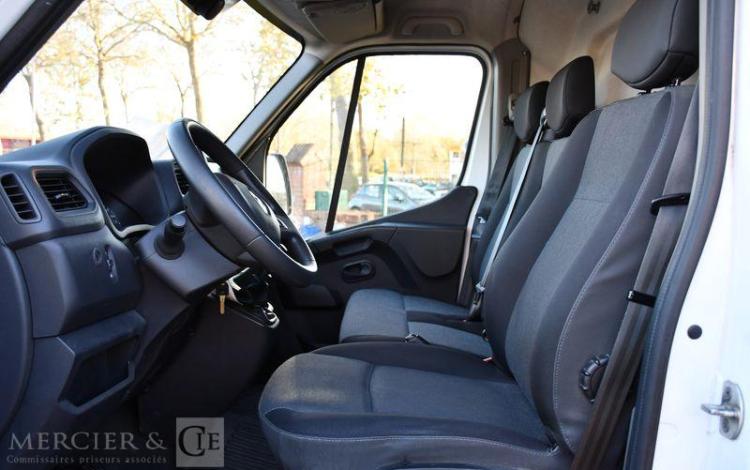 RENAULT MASTER GCF F3500 L2H2 DCI 135 BLANC FW-325-GH