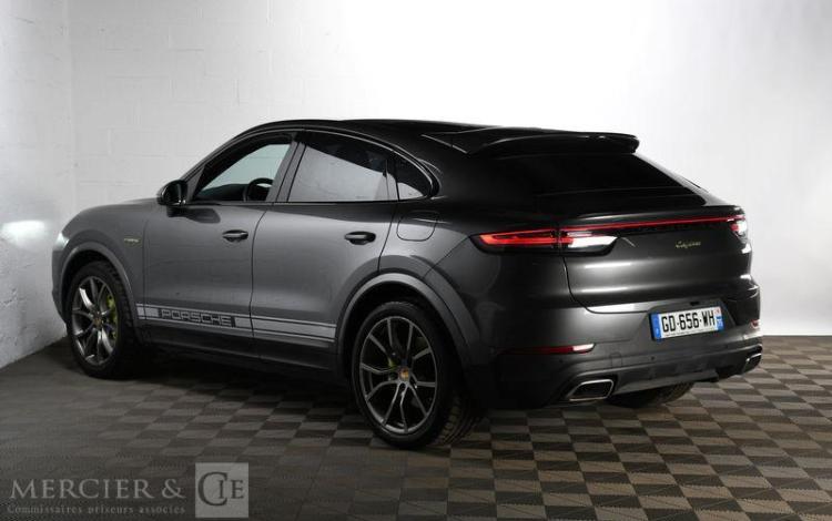 PORSCHE CAYENNE COUPE 3,0 V6 e-HYBRID GRIS GD-656-WH