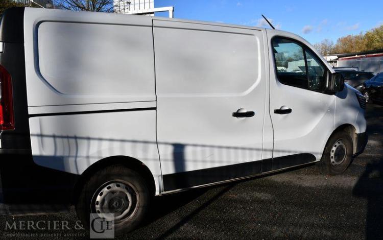 RENAULT TRAFIC GCF L1H1 2T8 BLUE DCI 130 BLANC GQ-469-TR