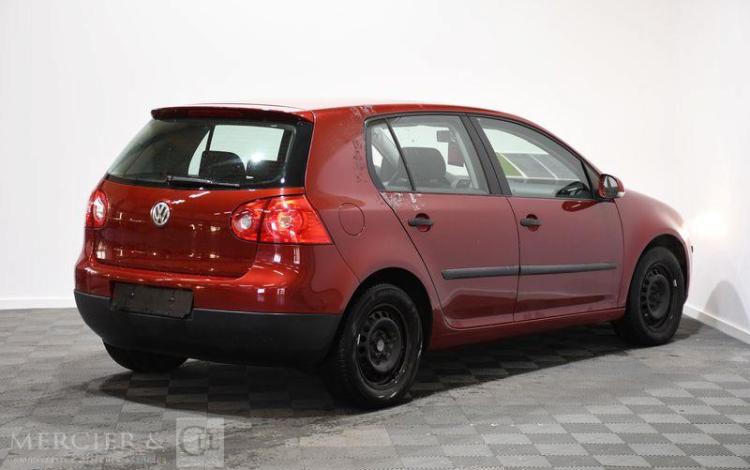 VOLKSWAGEN GOLF 1,4L 75 TREND 5P ROUGE 2DGL907