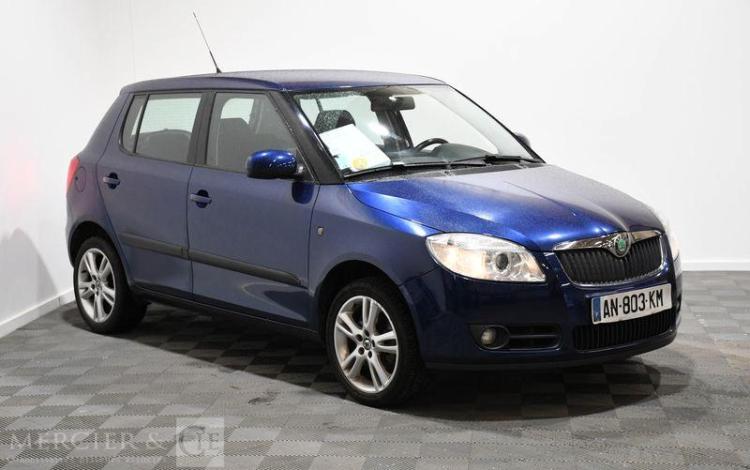 SKODA FABIA BLEU AN-803-KM