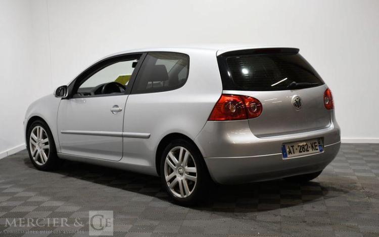 VOLKSWAGEN GOLF TDI 140 SPORT GRIS AT-282-KE