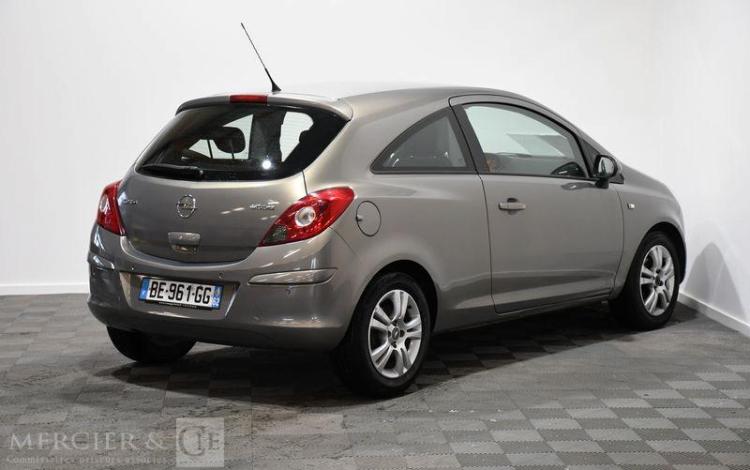 OPEL CORSA 1,3 CDTI 95 COSMO GRIS BE-961-GG