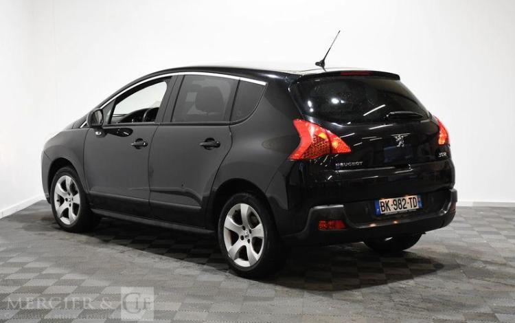 PEUGEOT 3008 NOIR BK-982-TD