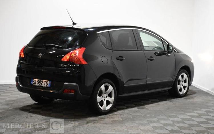 PEUGEOT 3008 NOIR BK-982-TD