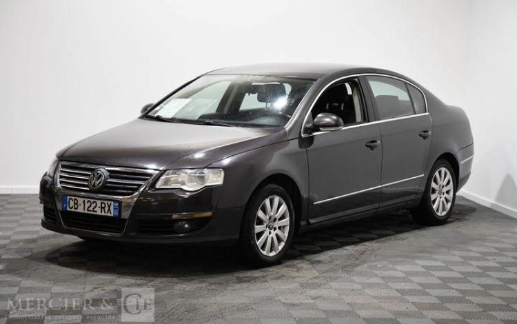 VOLKSWAGEN PASSAT 2,0 TDI140 EMBASSY NOIR CB-122-RX