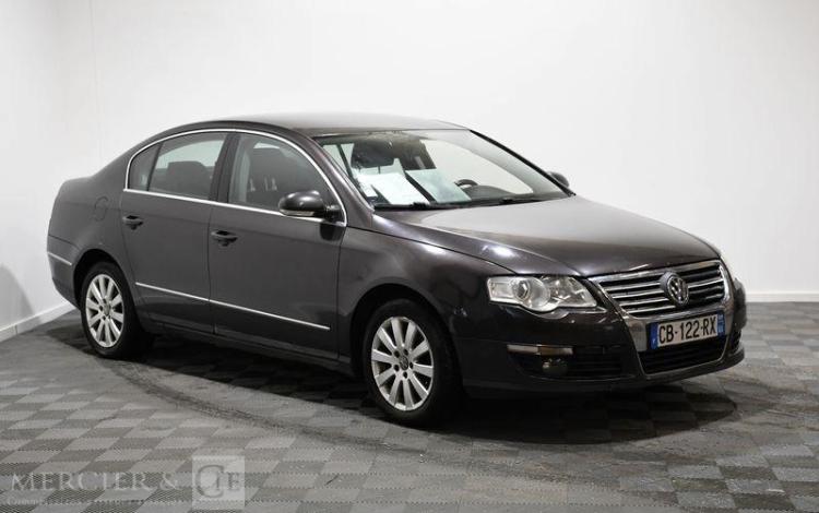 VOLKSWAGEN PASSAT 2,0 TDI140 EMBASSY NOIR CB-122-RX