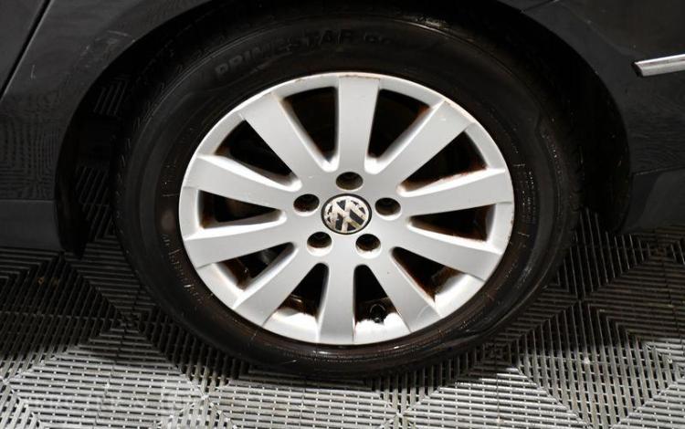 VOLKSWAGEN PASSAT 2,0 TDI140 EMBASSY NOIR CB-122-RX