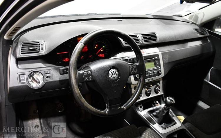 VOLKSWAGEN PASSAT 2,0 TDI140 EMBASSY NOIR CB-122-RX