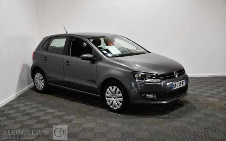 VOLKSWAGEN POLO GRIS DA-716-KT