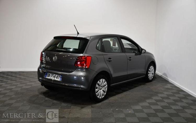 VOLKSWAGEN POLO GRIS DA-716-KT