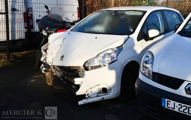 PEUGEOT 208 1,4 HDI 68 ACTIVE BLANC DJ-015-RY