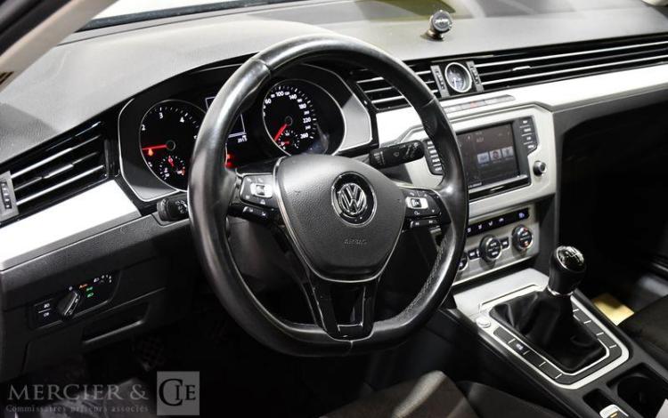 VOLKSWAGEN PASSAT SW NOIR DP-130-ST