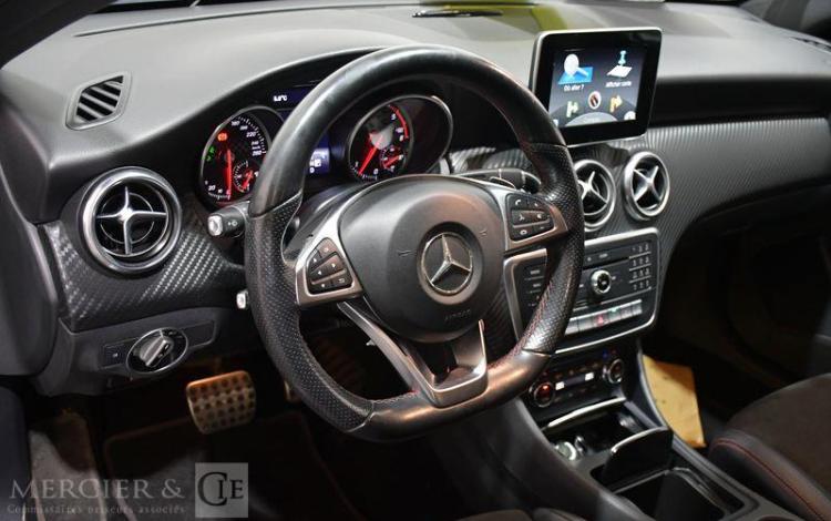 MERCEDES CLASSE A 220D NOIR EH-007-MD