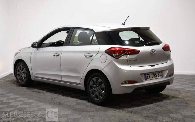 HYUNDAI I20 1,2 EDITION CLIM  pour pieces sans cg vente à pro uniquement car immo police GRIS EW-095-BT