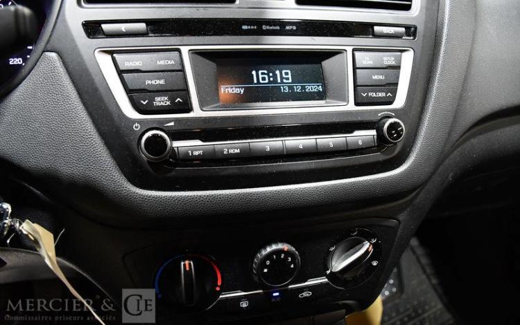 HYUNDAI I20 1,2 EDITION CLIM  pour pieces sans cg vente à pro uniquement car immo police GRIS EW-095-BT