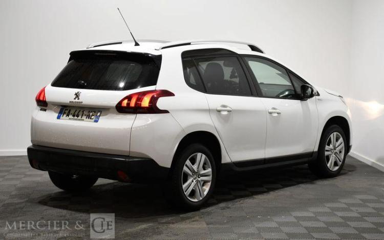 PEUGEOT 2008 1.2 PURETECH 82 STYLE BLANC FA-441-NE