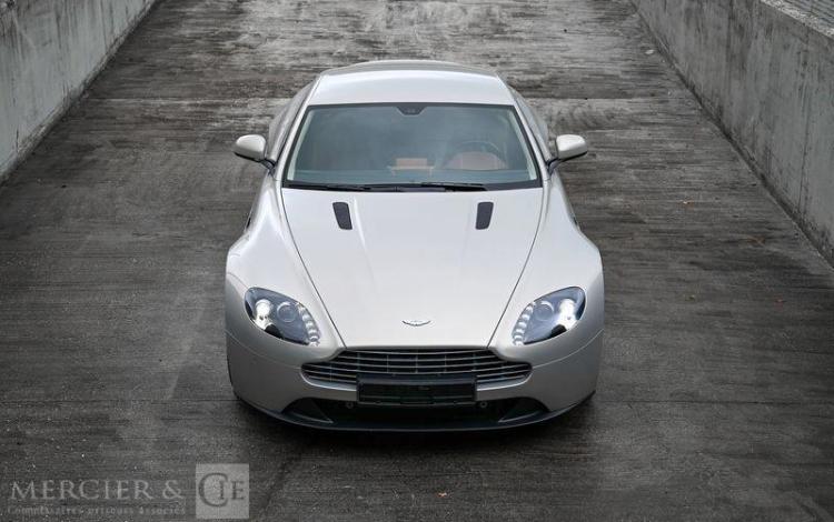 ASTON MARTIN VANTAGE V8  FM0215