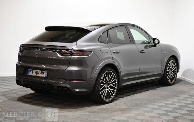 PORSCHE CAYENNE COUPE 3,0 V6 462ch E-HYBRID GRIS FN-764-MX