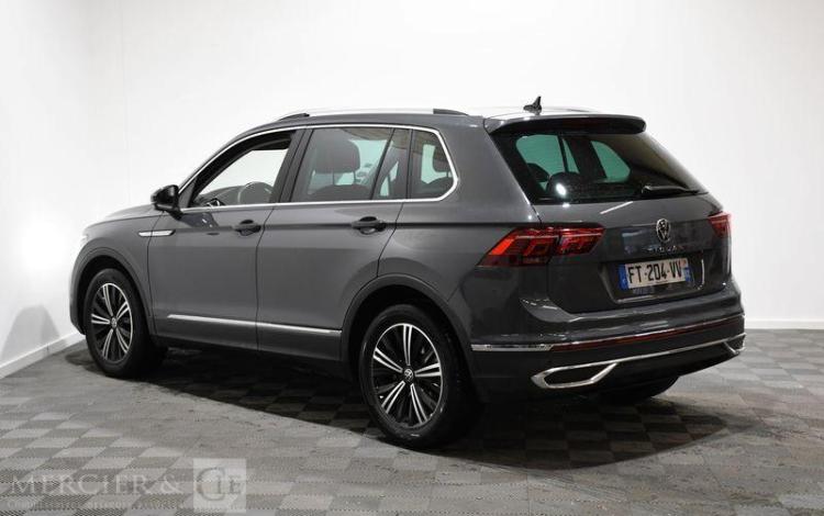 VOLKSWAGEN TIGUAN 1.5 TSI 150 ELEGANCE DSG7 GRIS FT-204-VV