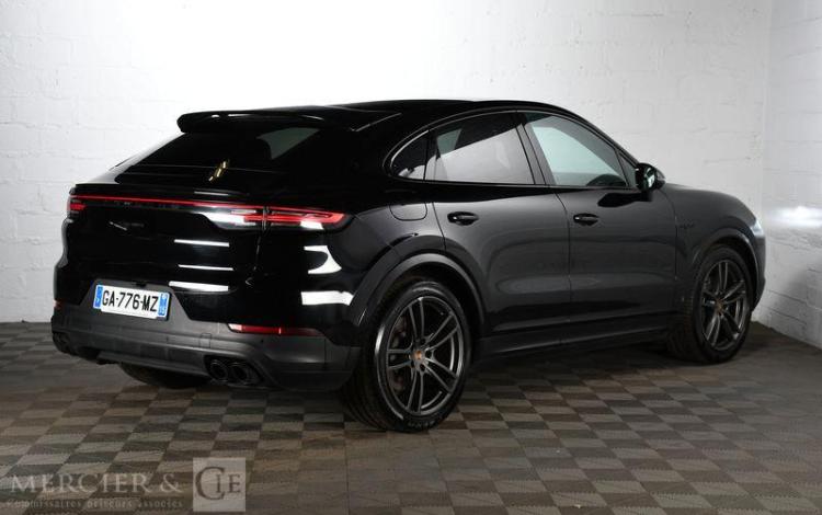 PORSCHE CAYENNE COUPE 3,0 V6 462ch E-HYBRID NOIR GA-776-MZ