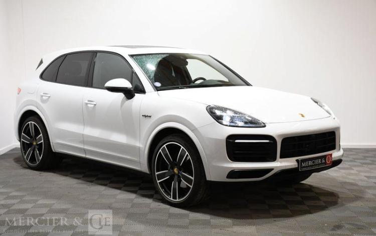 PORSCHE CAYENNE 3,0 V6 462ch E-HYBRID PLATINIUM EDITION BLANC GK-925-KB