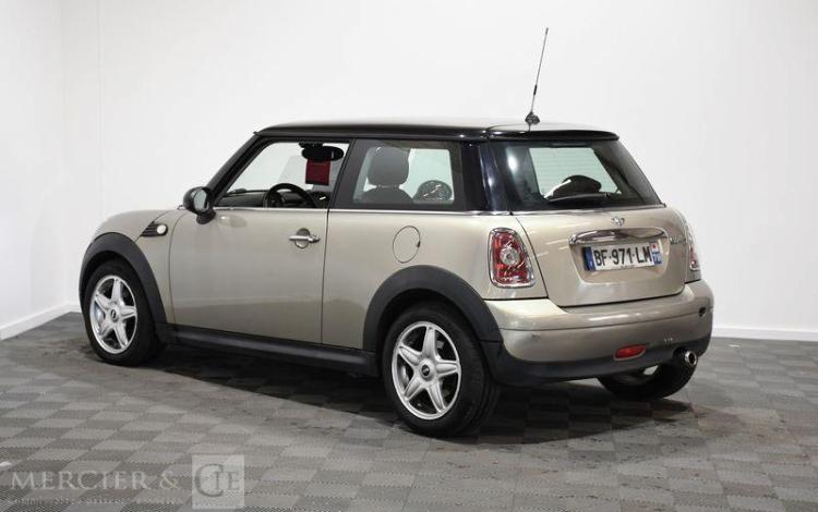 MINI COOPER HATCH 1,6 D 110CH PACK CHILI GRIS BF-971-LM