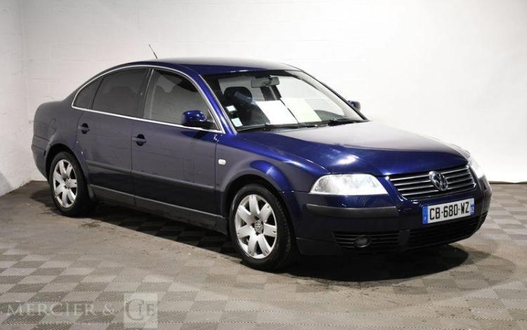 VOLKSWAGEN PASSAT 1,9 TDI 100 BLEU CB-680-WZ