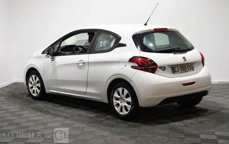 PEUGEOT 208 1,2 PURETECH 70 LIKE  EJ-069-CX