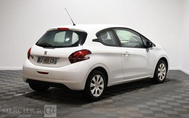 PEUGEOT 208 1,2 PURETECH 70 LIKE  EJ-069-CX