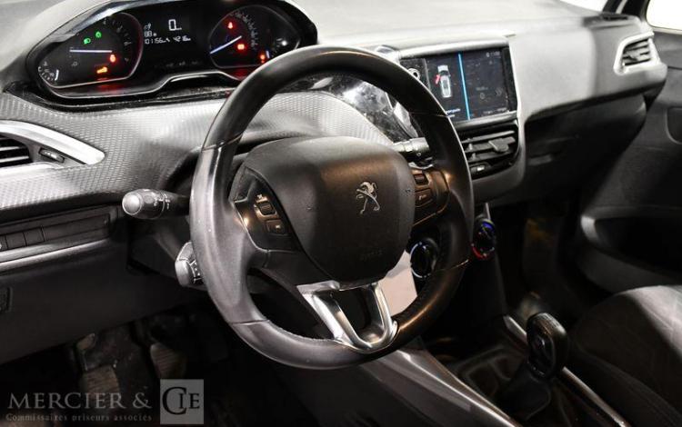 PEUGEOT 2008 1,2 PURE TECH 82CH STYLE BLANC EX-208-FZ