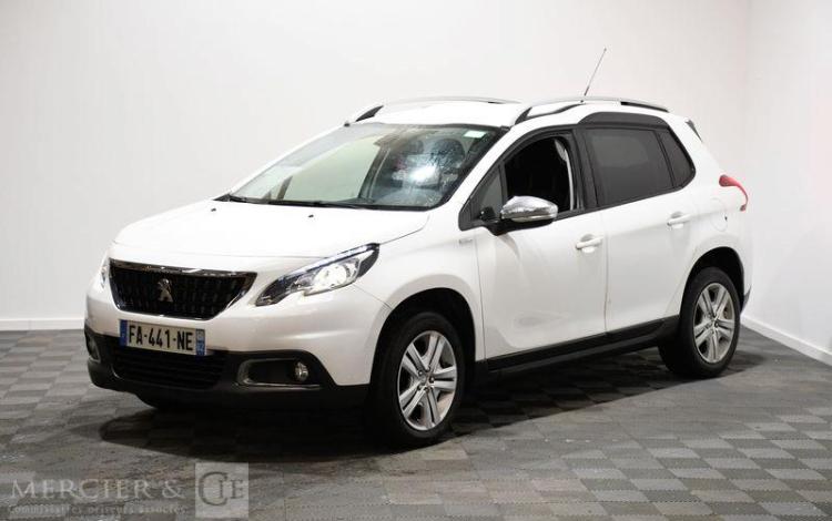 PEUGEOT 2008 1.2 PURETECH 82 STYLE BLANC FA-441-NE